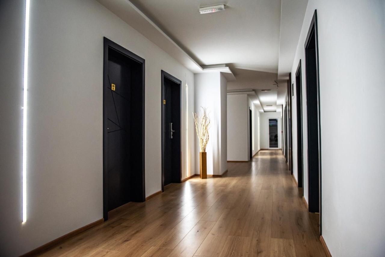 Hotel Beograd Струга Екстериор снимка