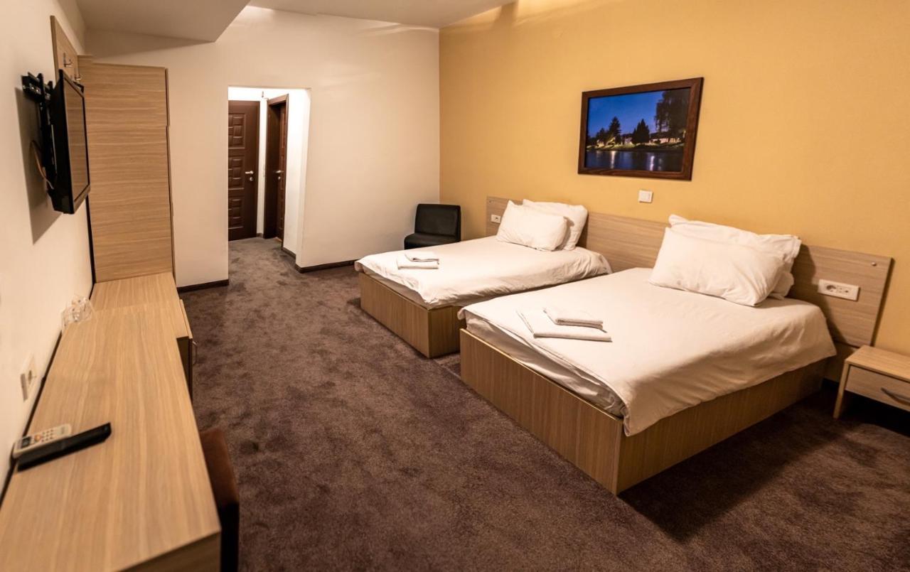 Hotel Beograd Струга Екстериор снимка